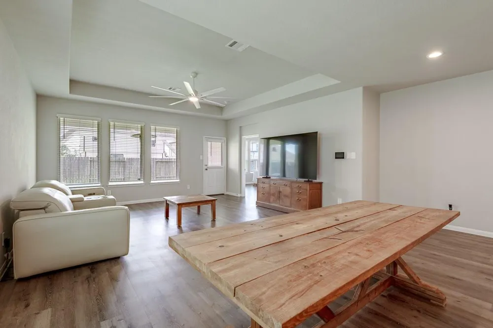 111 Pronghorn Drive Huntsville, TX 77320