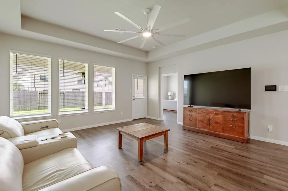 111 Pronghorn Drive Huntsville, TX 77320