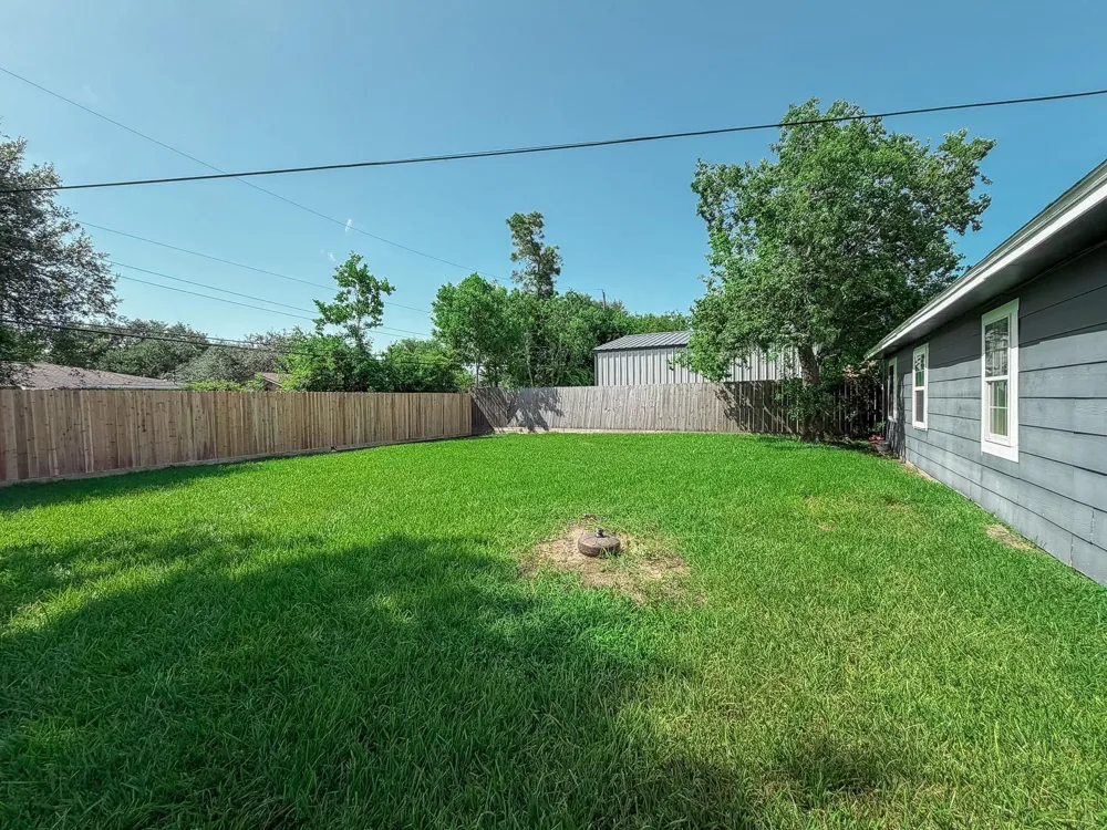 224 Maple Drive Hitchcock, TX 77563