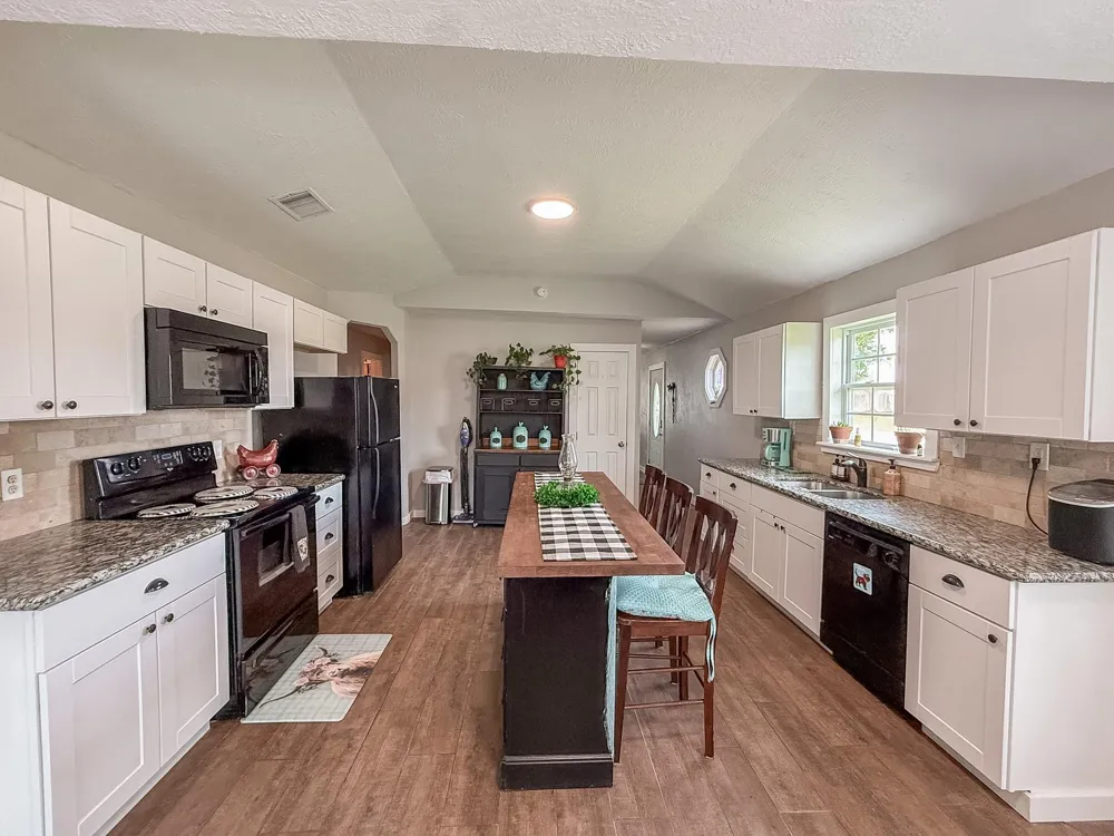 224 Maple Drive Hitchcock, TX 77563