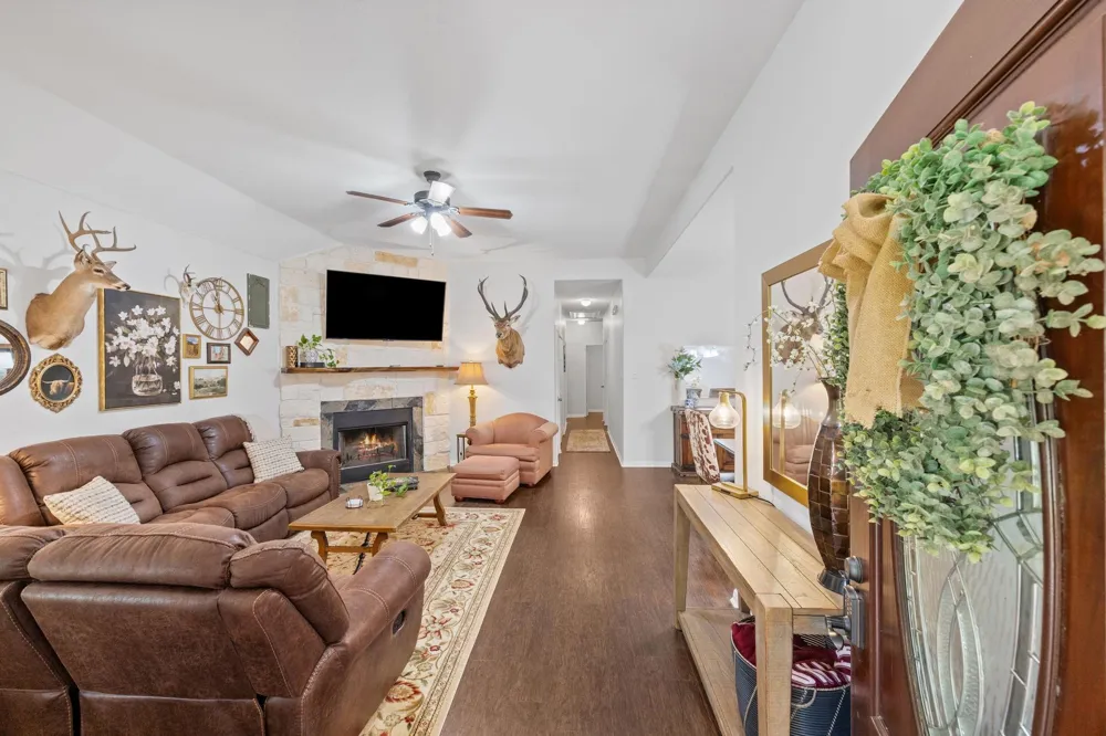 11366 Glenforest Dr Montgomery, TX 77356