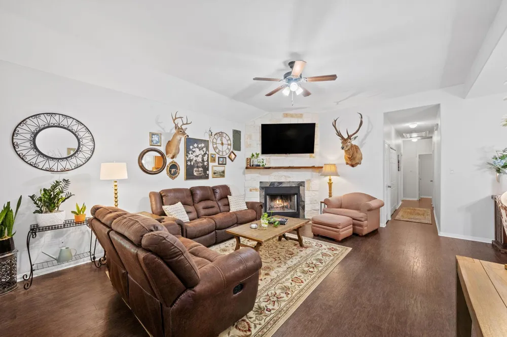 11366 Glenforest Dr Montgomery, TX 77356