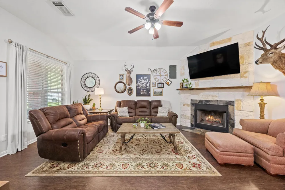 11366 Glenforest Dr Montgomery, TX 77356