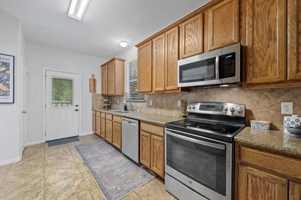 11366 Glenforest Dr Montgomery, TX 77356