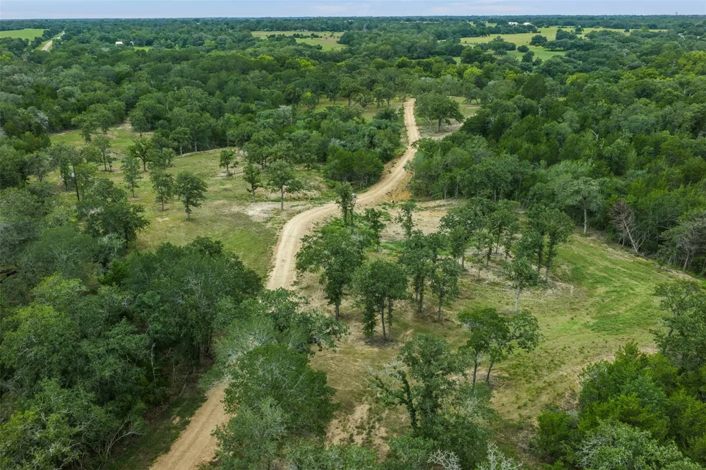1916 Cr 201 Weimar, TX 78962