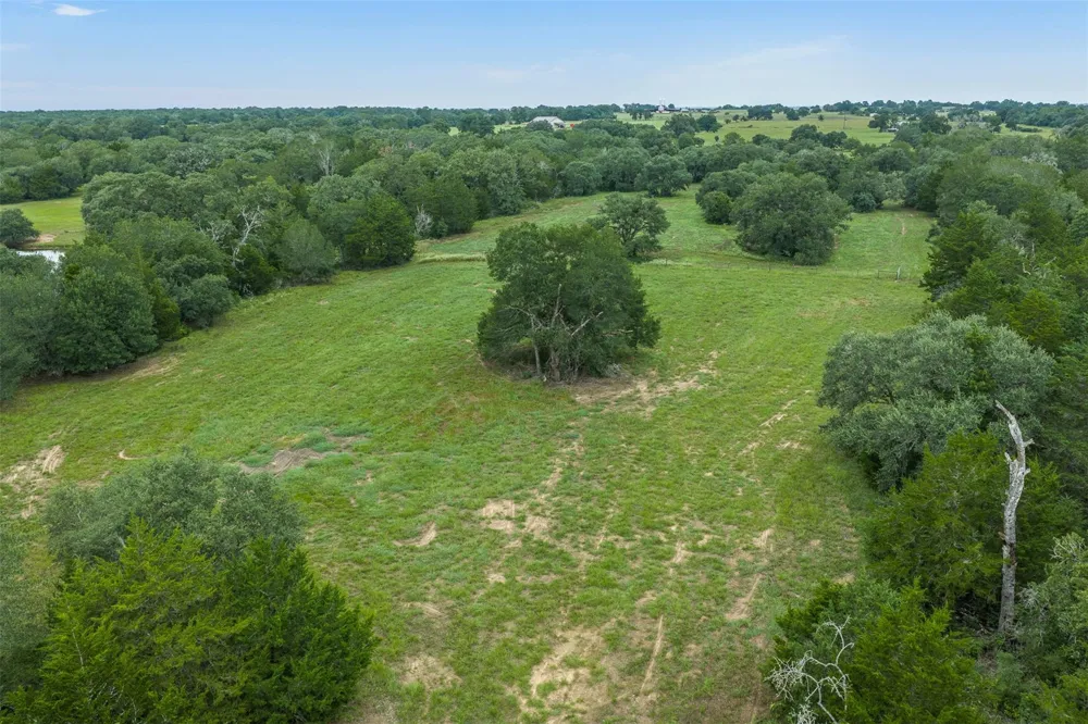 1916 Cr 201 Weimar, TX 78962