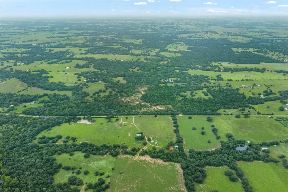 1916 Cr 201 Weimar, TX 78962