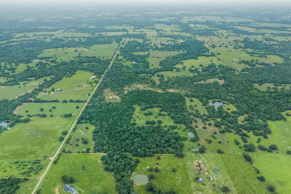 1916 Cr 201 Weimar, TX 78962
