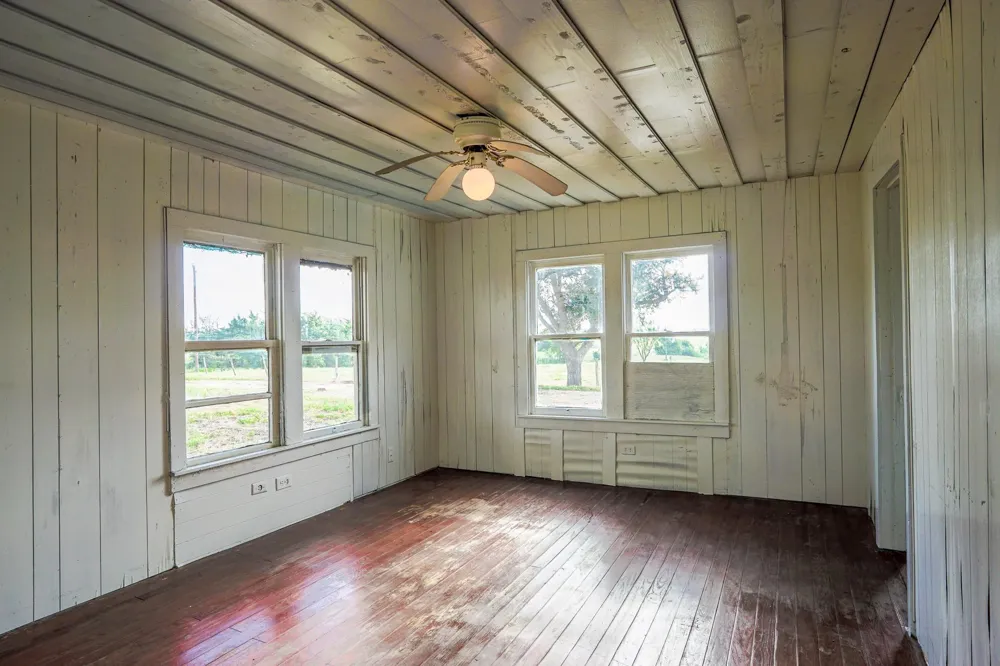 624 Berger Road Schulenburg, TX 78945
