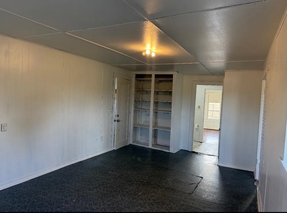 624 Berger Road Schulenburg, TX 78945