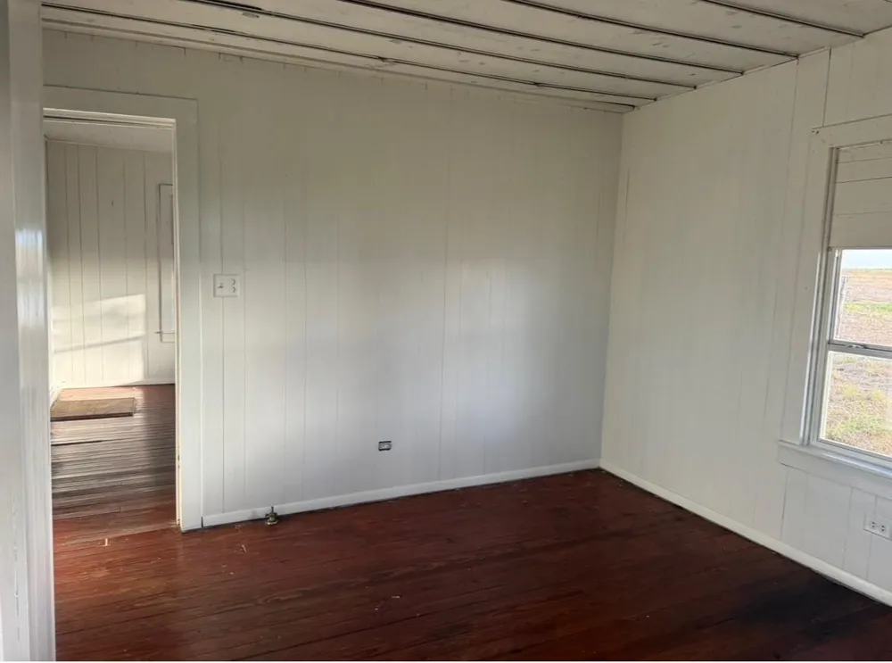 624 Berger Road Schulenburg, TX 78945