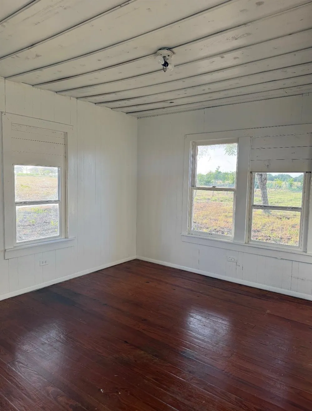 624 Berger Road Schulenburg, TX 78945