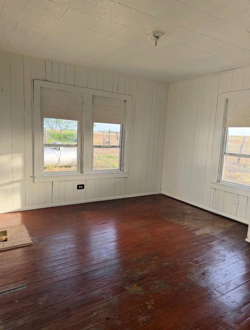 624 Berger Road Schulenburg, TX 78945