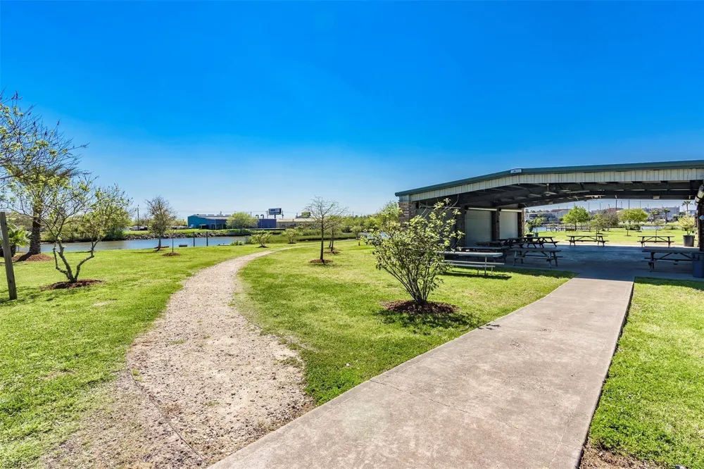631 E Shore Drive Clear Lake Shores, TX 77565