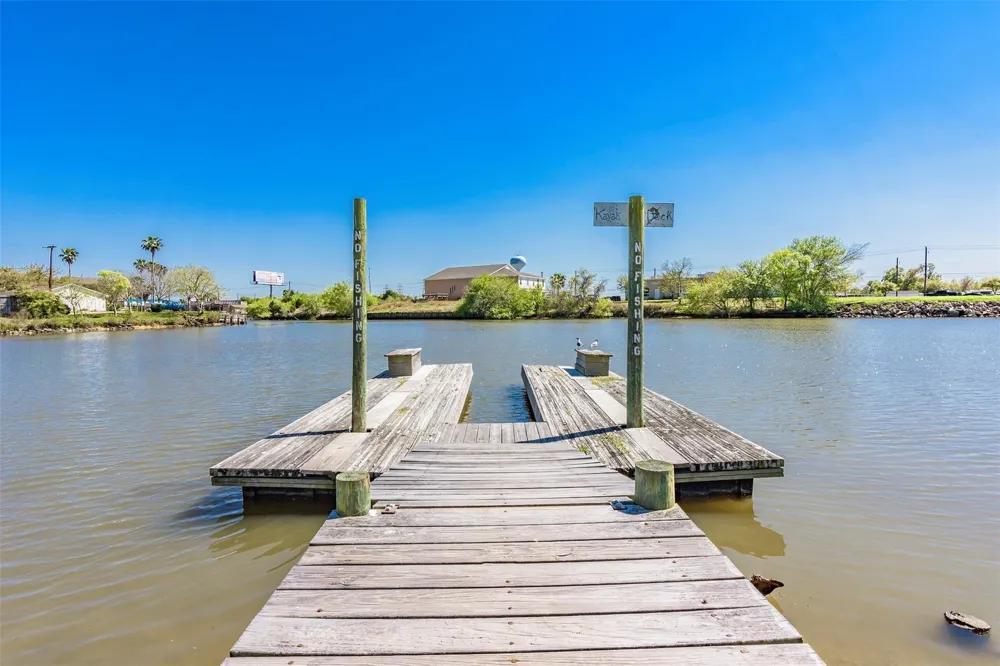 631 E Shore Drive Clear Lake Shores, TX 77565