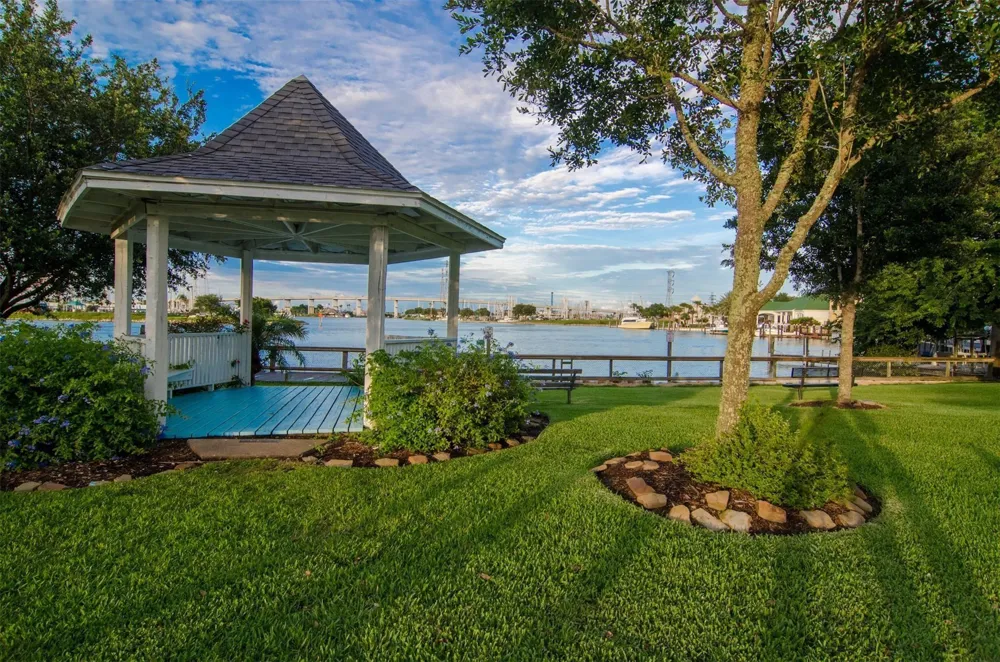 631 E Shore Drive Clear Lake Shores, TX 77565