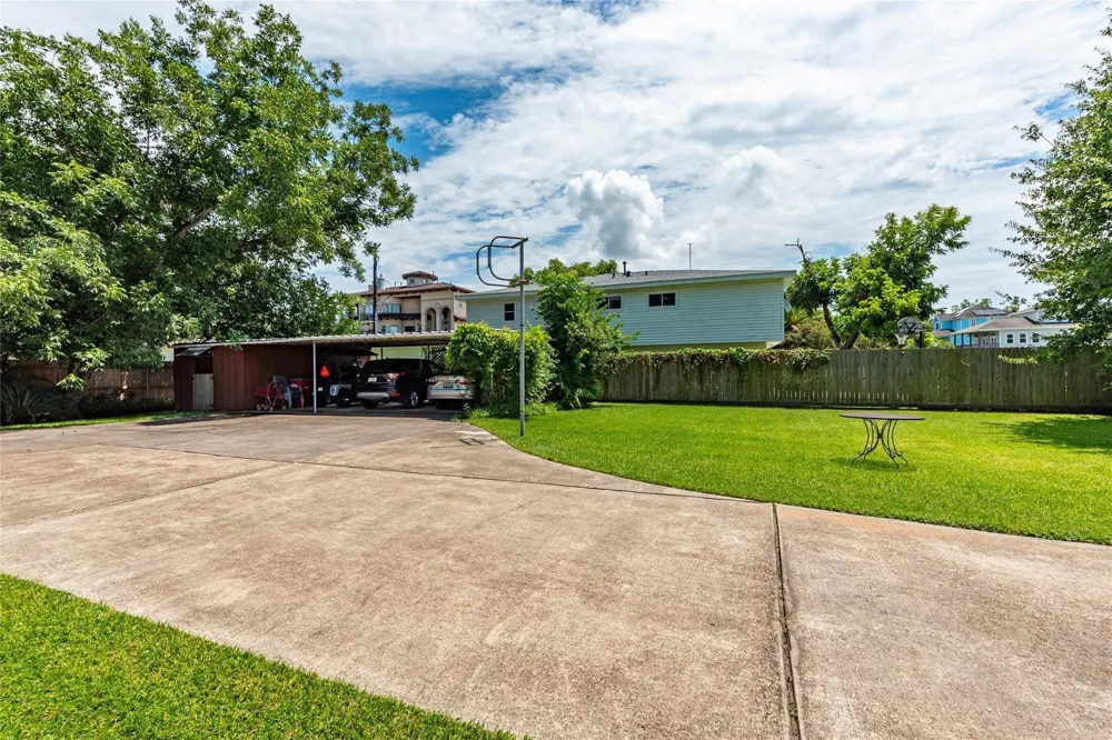 631 E Shore Drive Clear Lake Shores, TX 77565