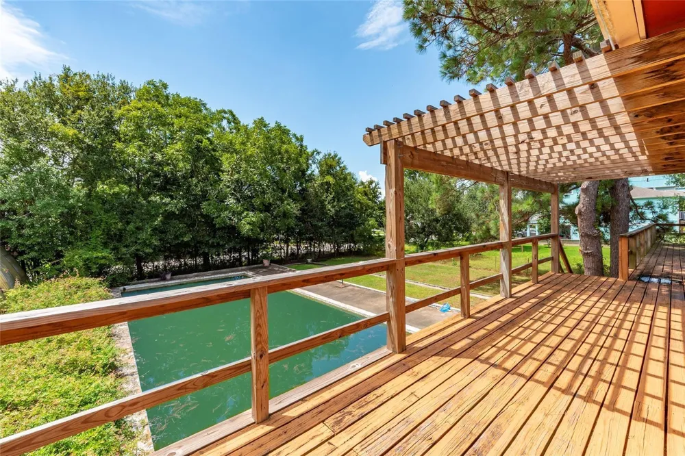 631 E Shore Drive Clear Lake Shores, TX 77565