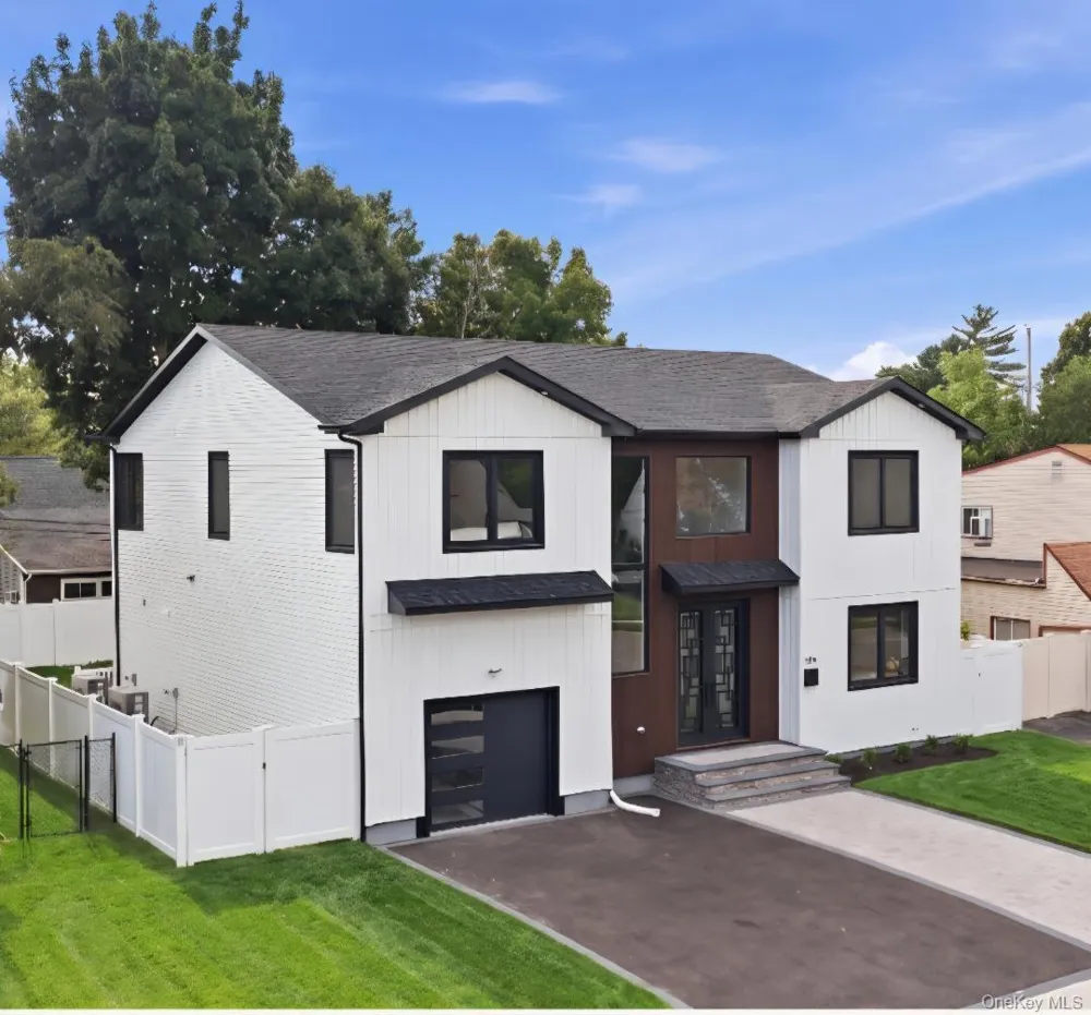 182 Friends Lane Westbury, NY 11590