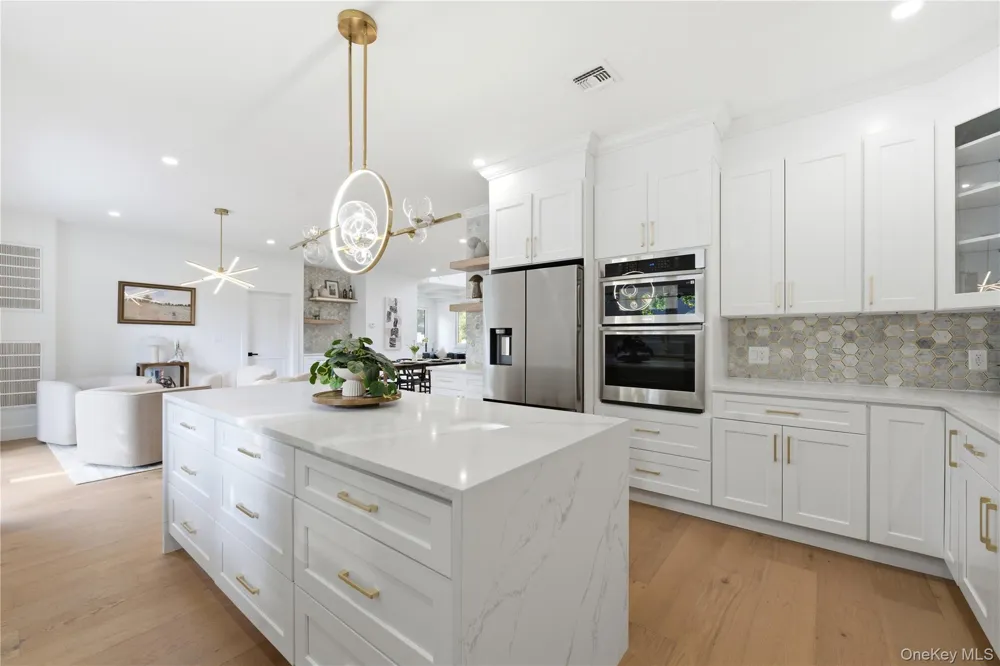 182 Friends Lane Westbury, NY 11590