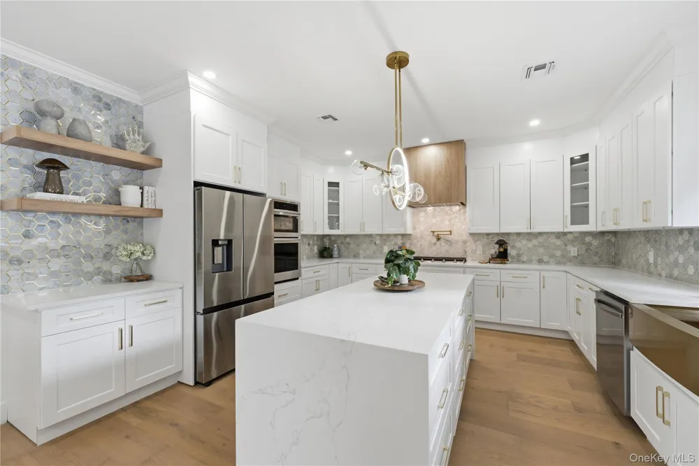 182 Friends Lane Westbury, NY 11590