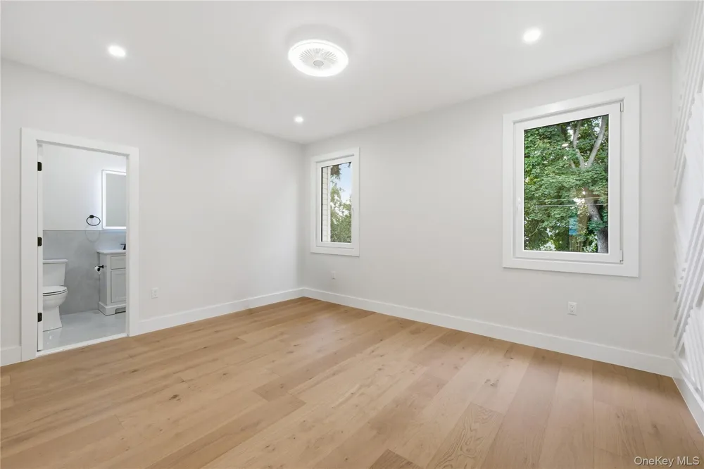 182 Friends Lane Westbury, NY 11590