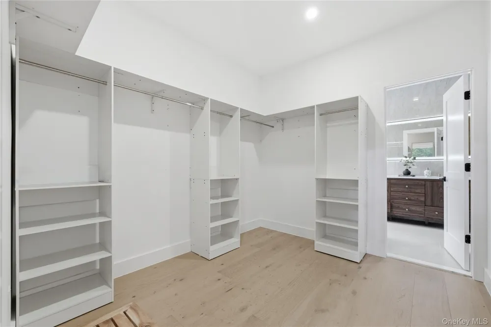182 Friends Lane Westbury, NY 11590
