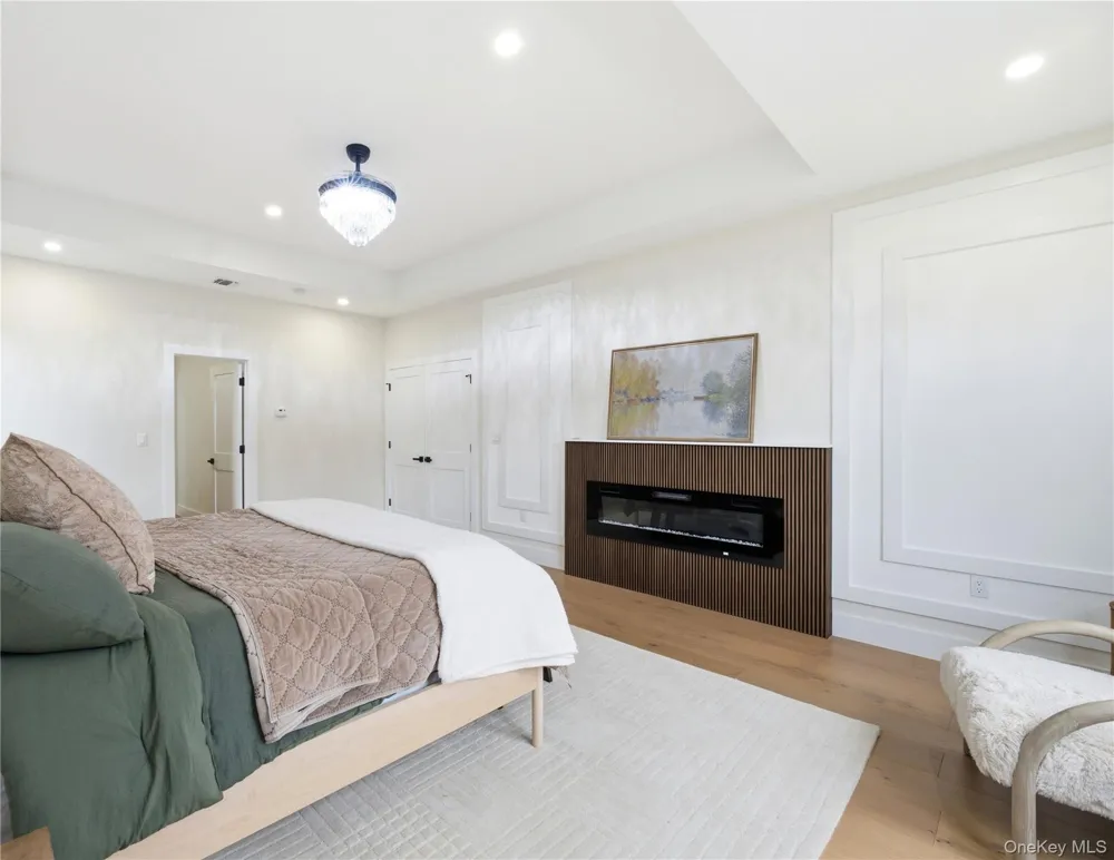 182 Friends Lane Westbury, NY 11590