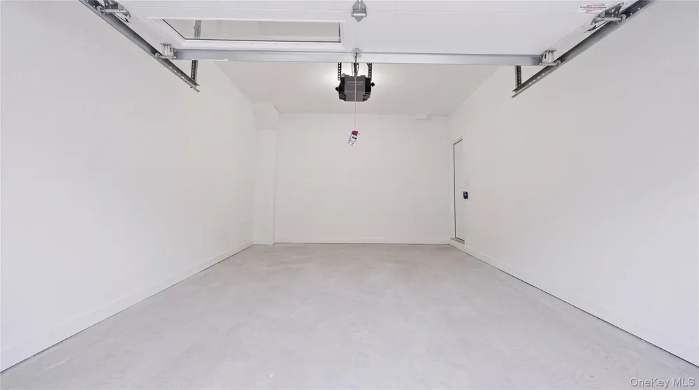 182 Friends Lane Westbury, NY 11590