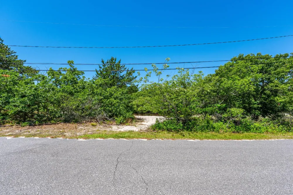 420 Lake Drive Southold, NY 11971