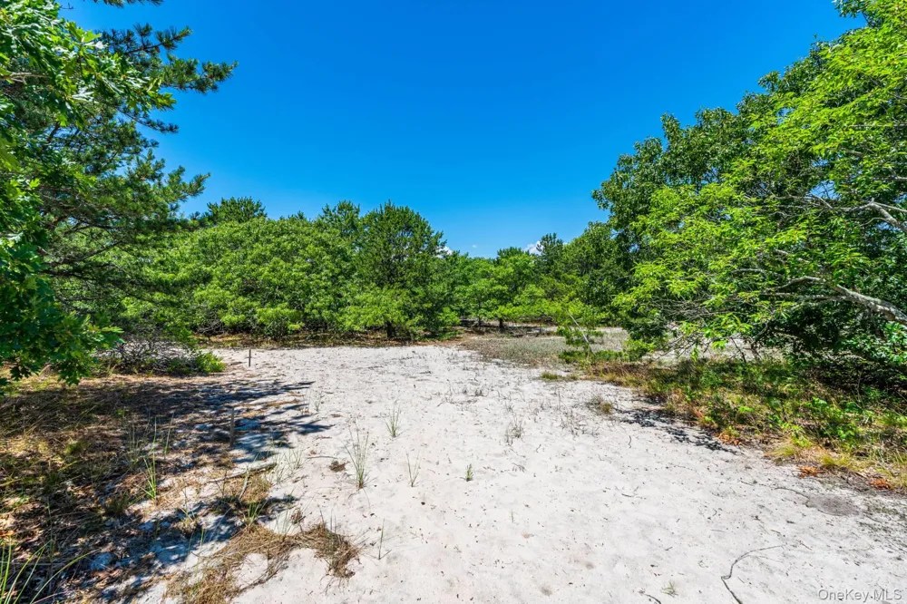 420 Lake Drive Southold, NY 11971
