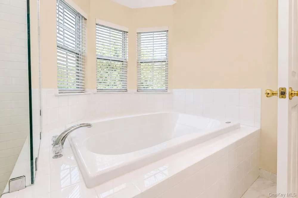 116 Barr Lane Monroe, NY 10950