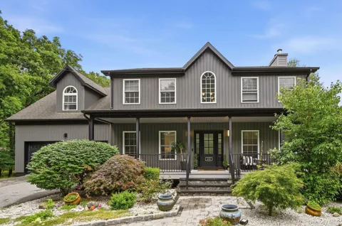 210 Howells Turnpike