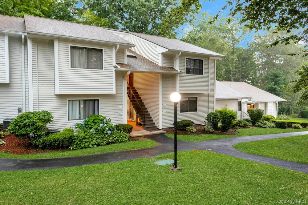 90 Molly Pitcher Lane #F Yorktown Heights, NY 10598
