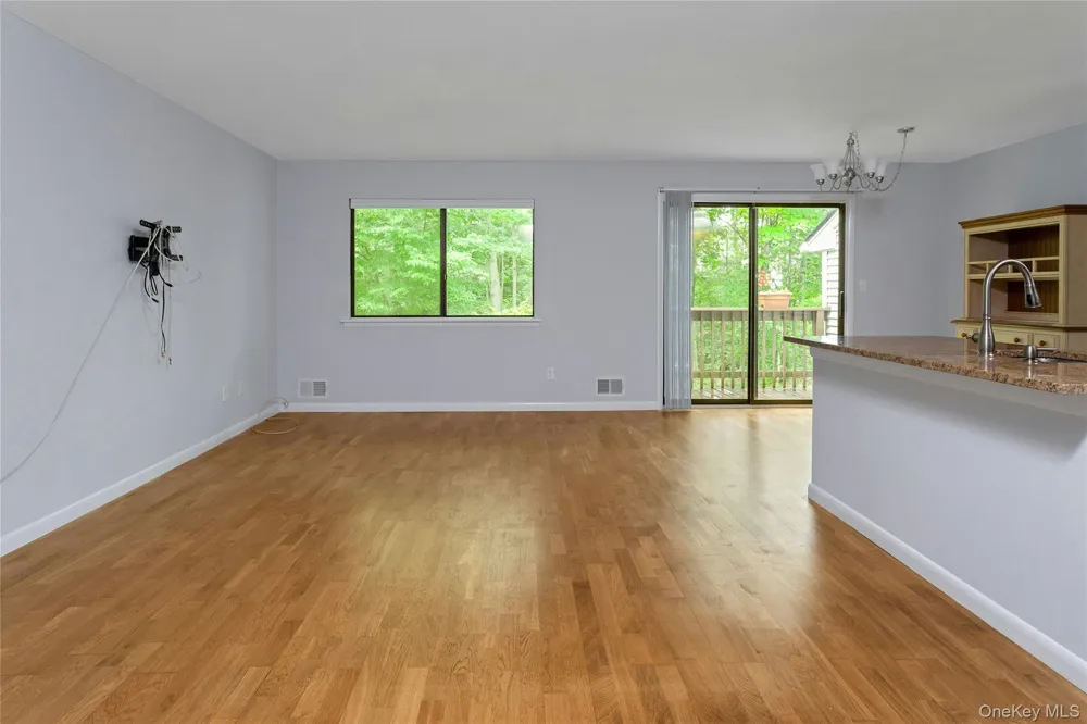 90 Molly Pitcher Lane #F Yorktown Heights, NY 10598
