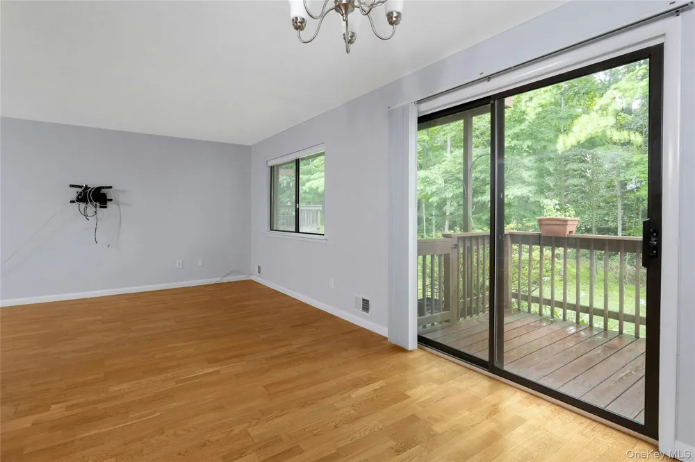 90 Molly Pitcher Lane #F Yorktown Heights, NY 10598