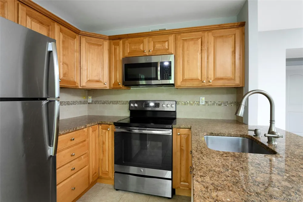 90 Molly Pitcher Lane #F Yorktown Heights, NY 10598