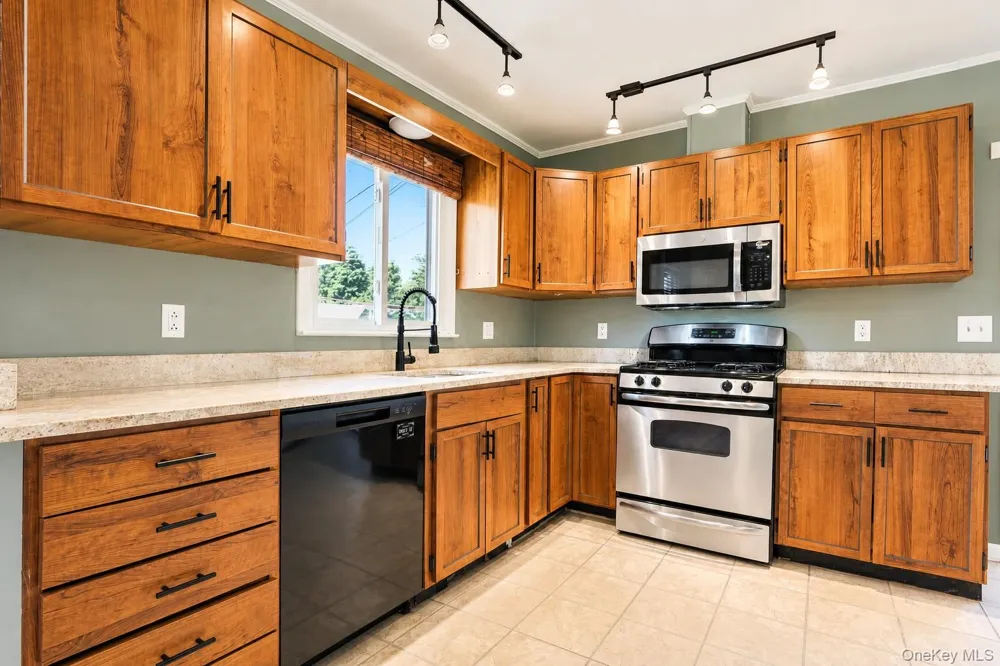3 Ireland Drive Poughkeepsie, NY 12603