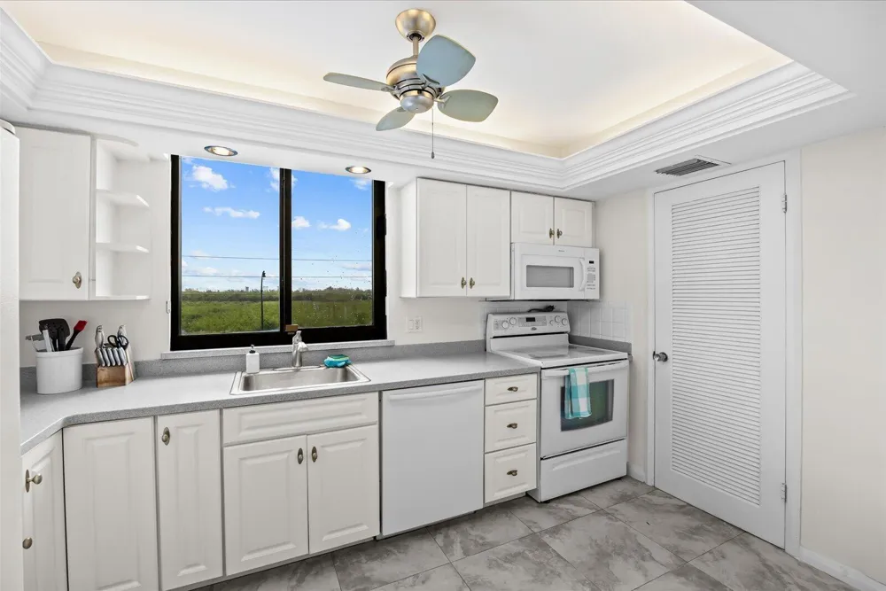 3452 NE Causeway Boulevard NE #17-404 Jensen Beach, FL 34957