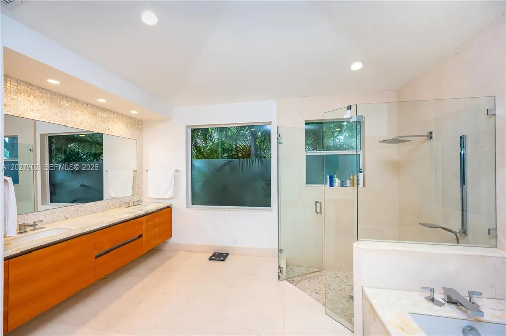 3216 Huntington #3216 Weston, FL 33332