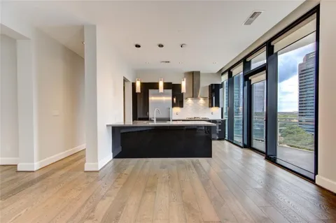 1409 Post Oak Boulevard #1003