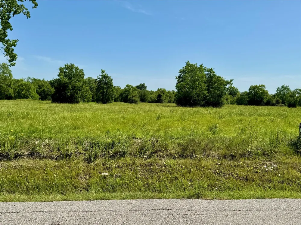 11945 7th St Santa Fe, TX 77510