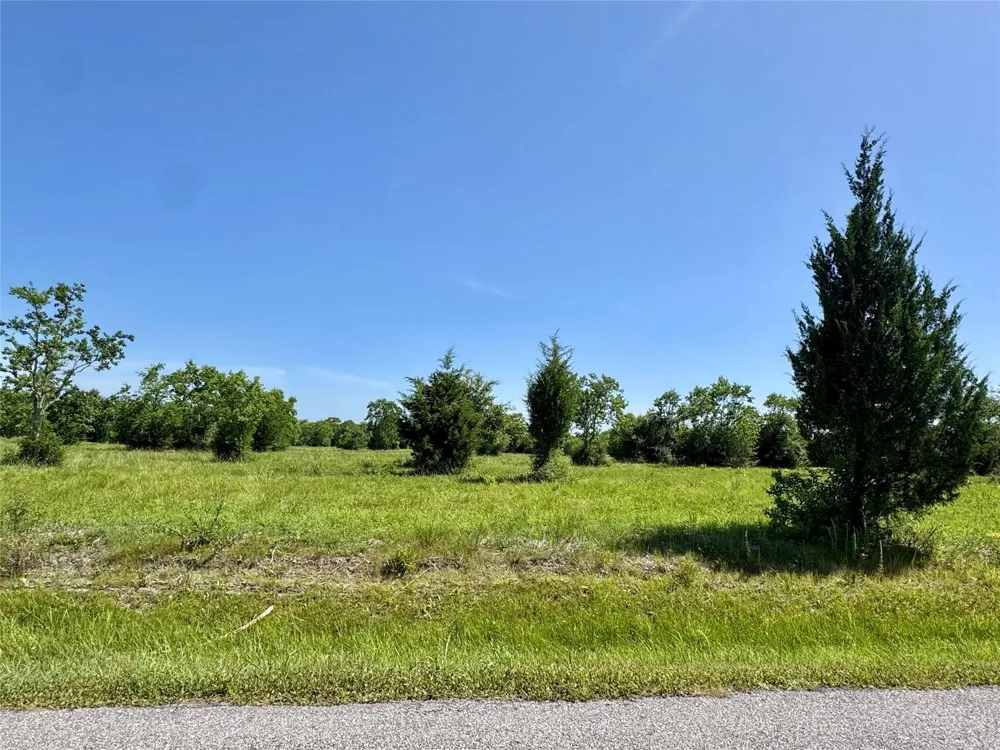 11945 7th St Santa Fe, TX 77510