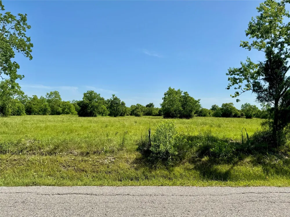 11945 7th St Santa Fe, TX 77510