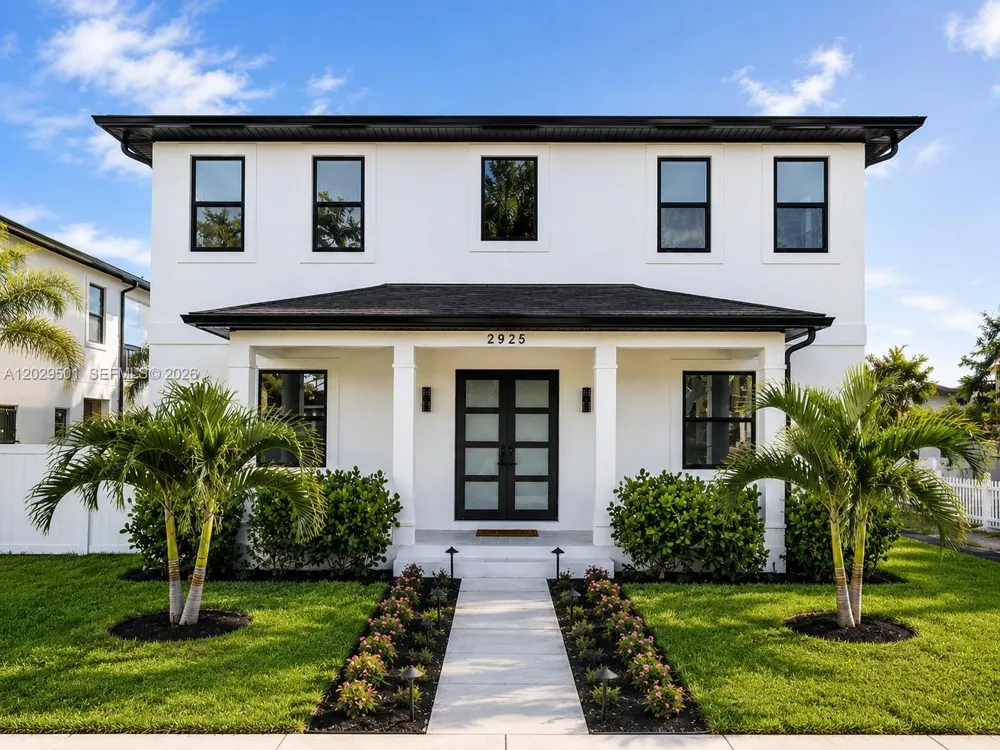 2925 13th St N St Petersburg, FL 33704