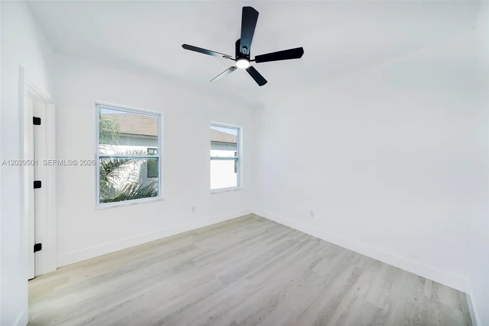 2925 13th St N St Petersburg, FL 33704