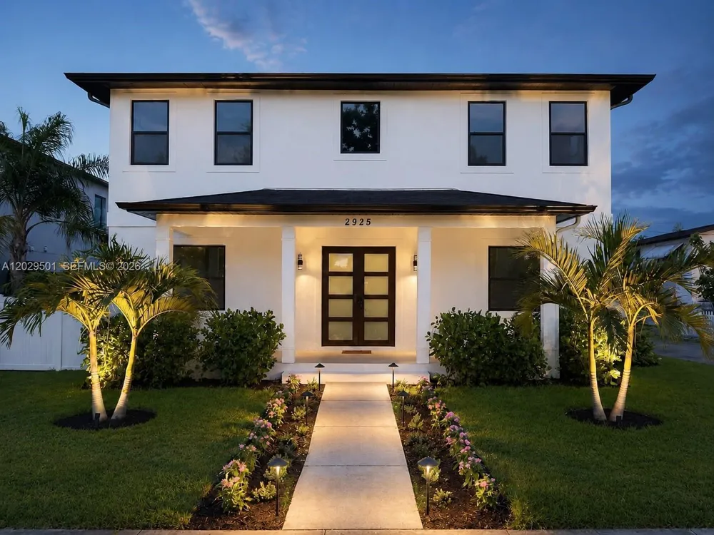 2925 13th St N St Petersburg, FL 33704