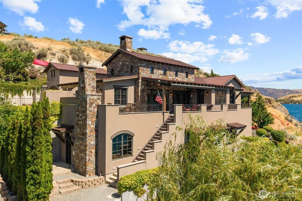 120 Brimstone Lane Chelan, WA 98816