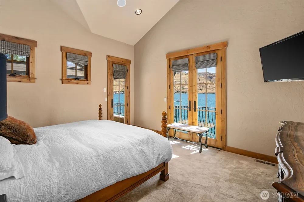 120 Brimstone Lane Chelan, WA 98816