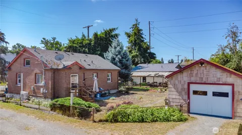303 3rd Street NE